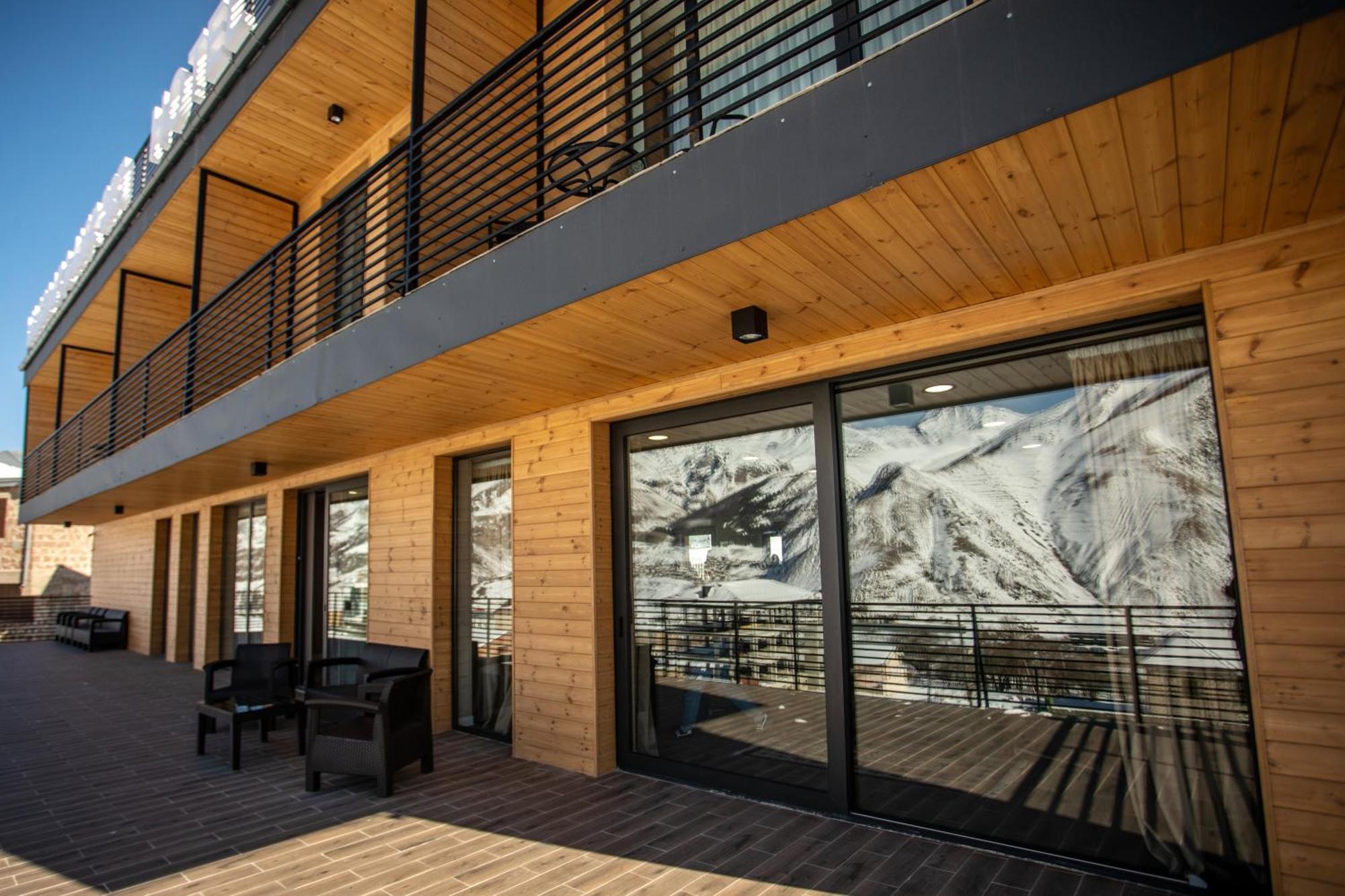Kazbegi Hotel Grand View Exteriör bild