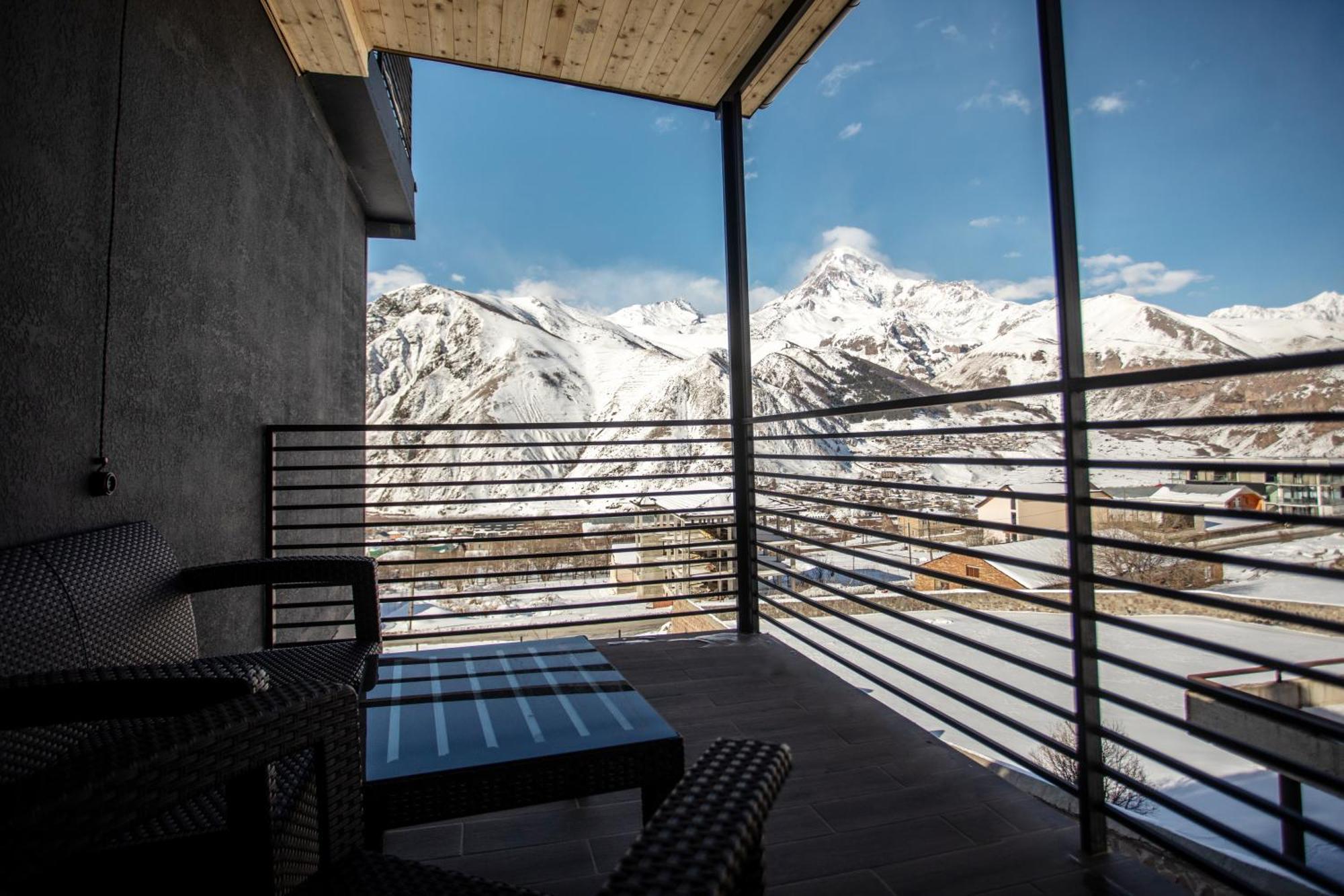 Kazbegi Hotel Grand View Exteriör bild