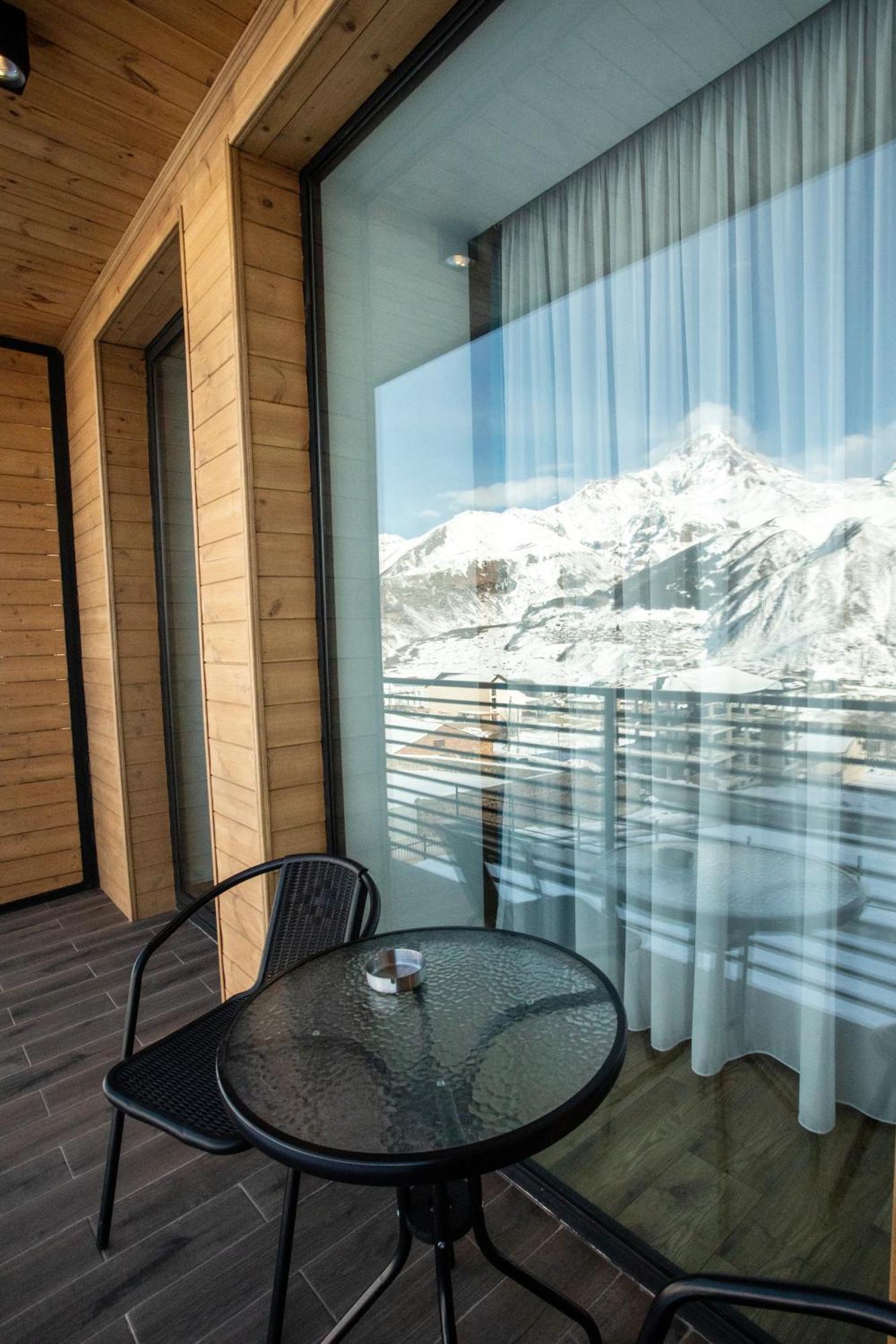 Kazbegi Hotel Grand View Exteriör bild