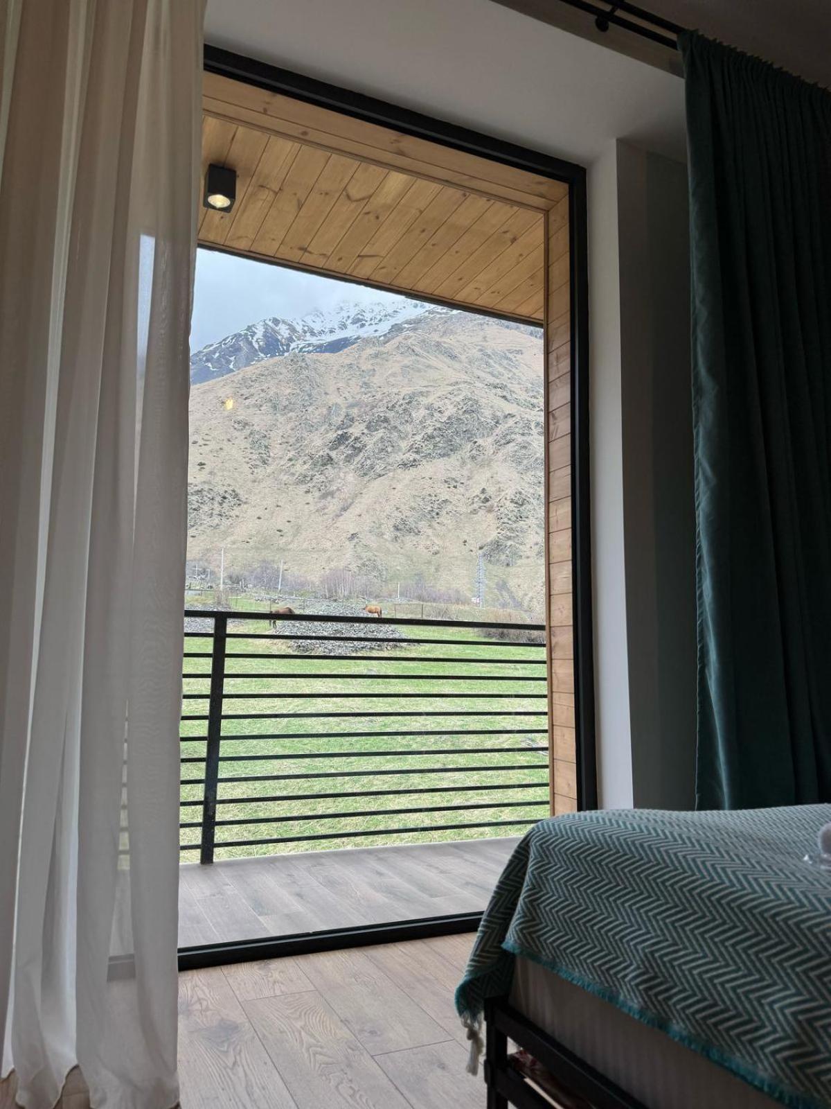 Kazbegi Hotel Grand View Exteriör bild