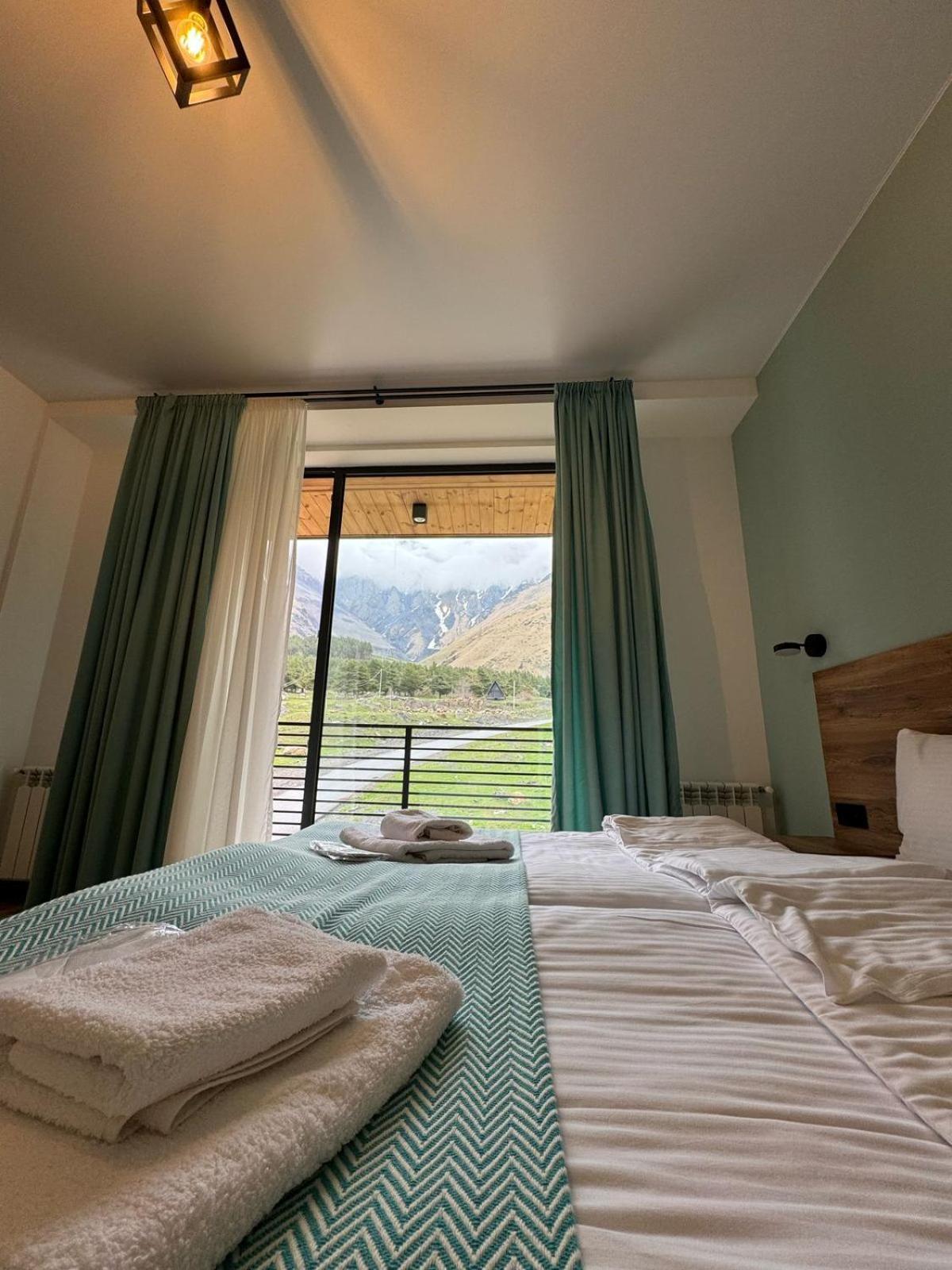 Kazbegi Hotel Grand View Exteriör bild