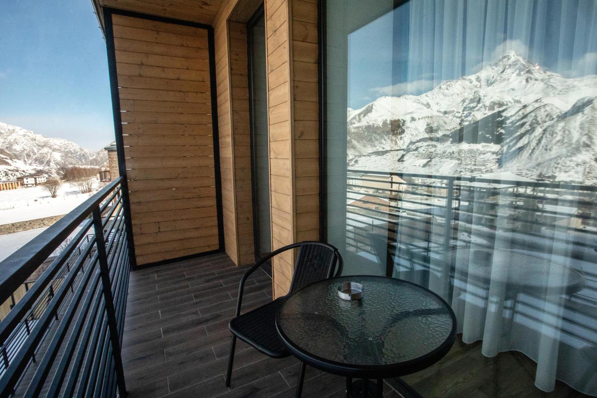 Kazbegi Hotel Grand View Exteriör bild