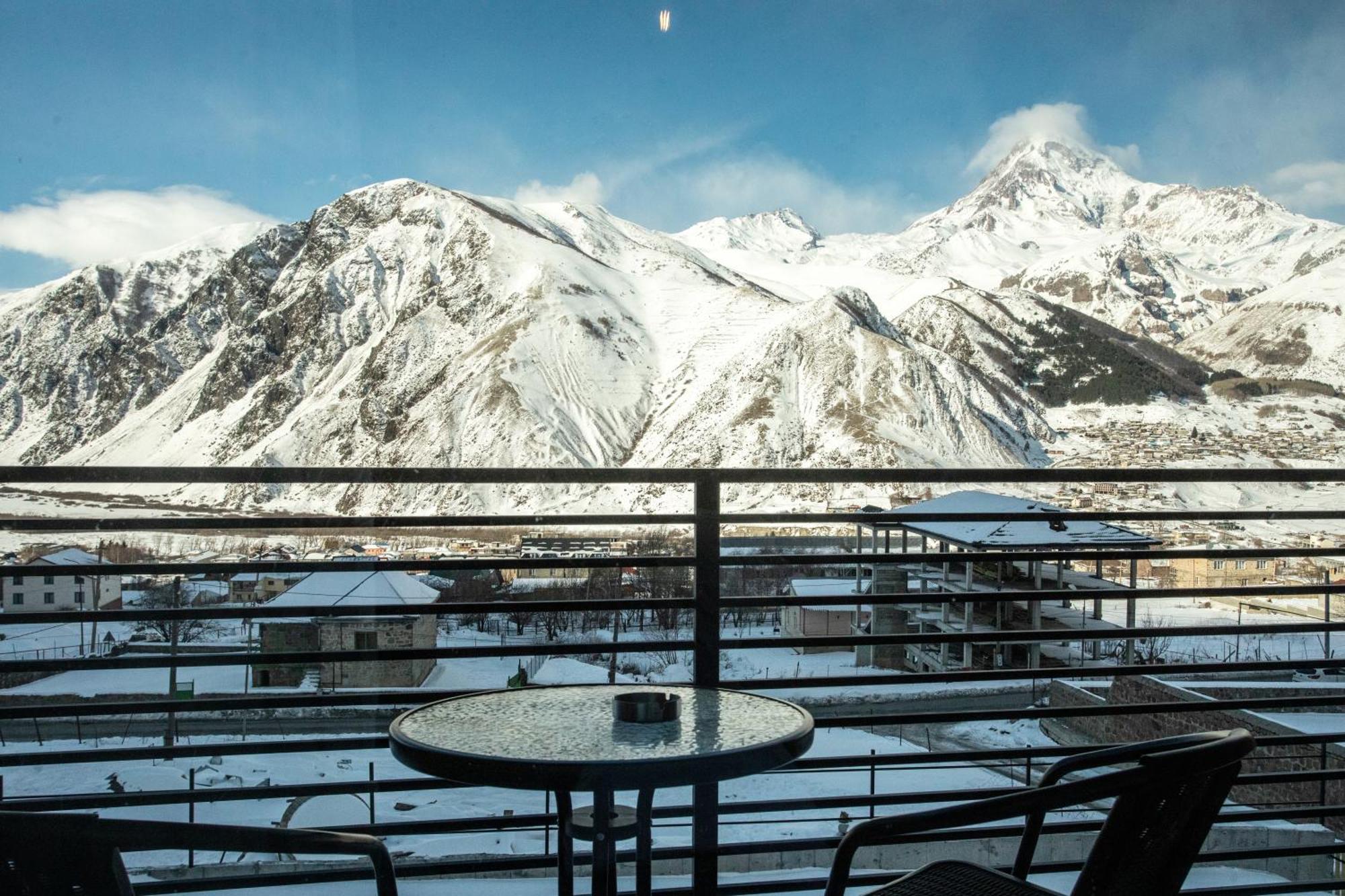 Kazbegi Hotel Grand View Exteriör bild
